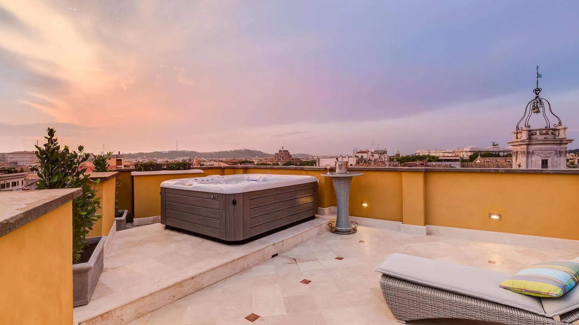 Отель Navona Queen Rooftop Рим 2*,