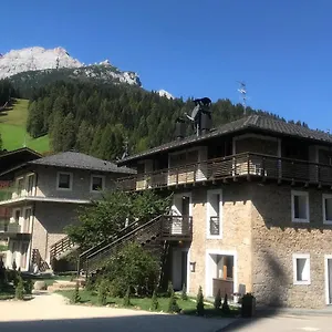https://comelico-chalet.hotelinveneto.com