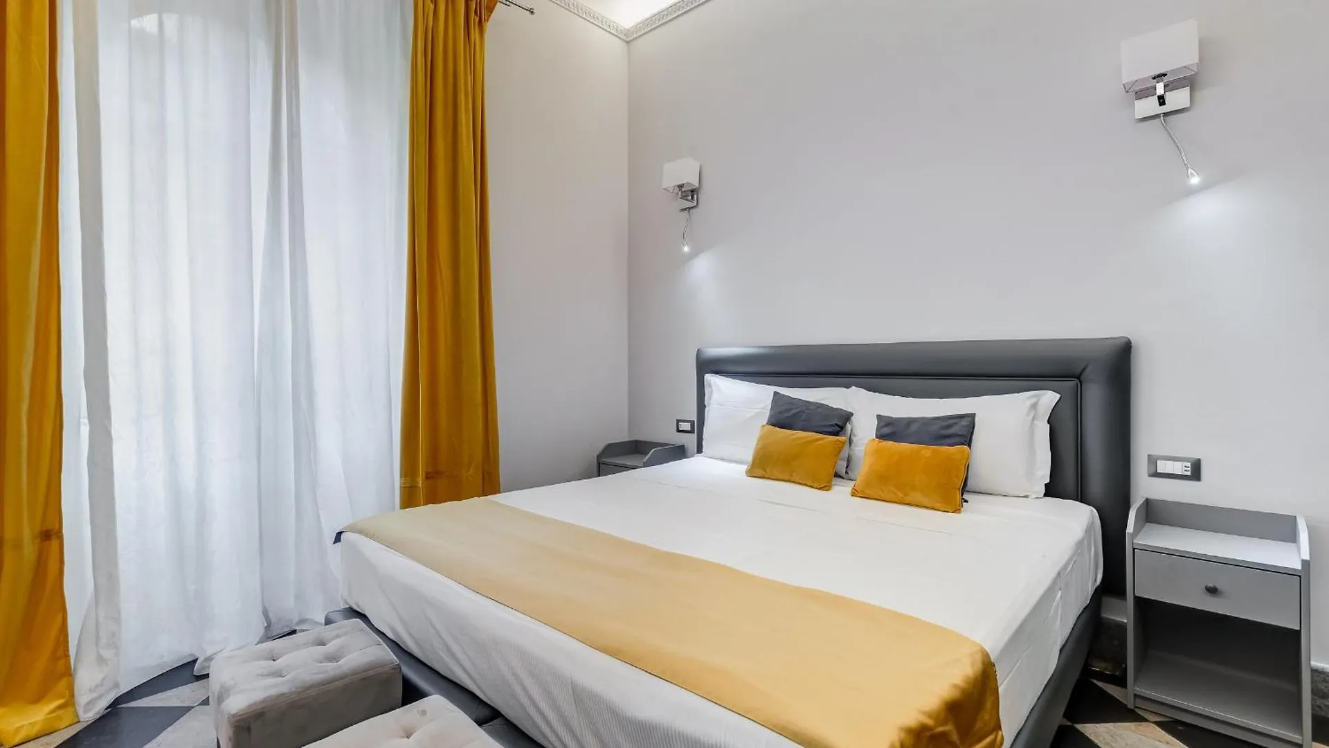 Navona Queen Rooftop Guest house