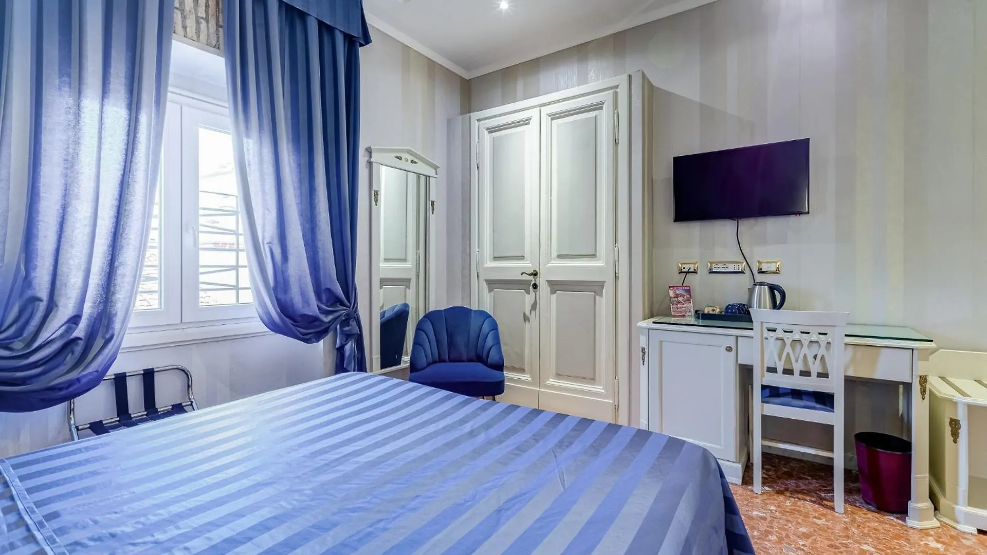 Navona Queen Rooftop Guest house