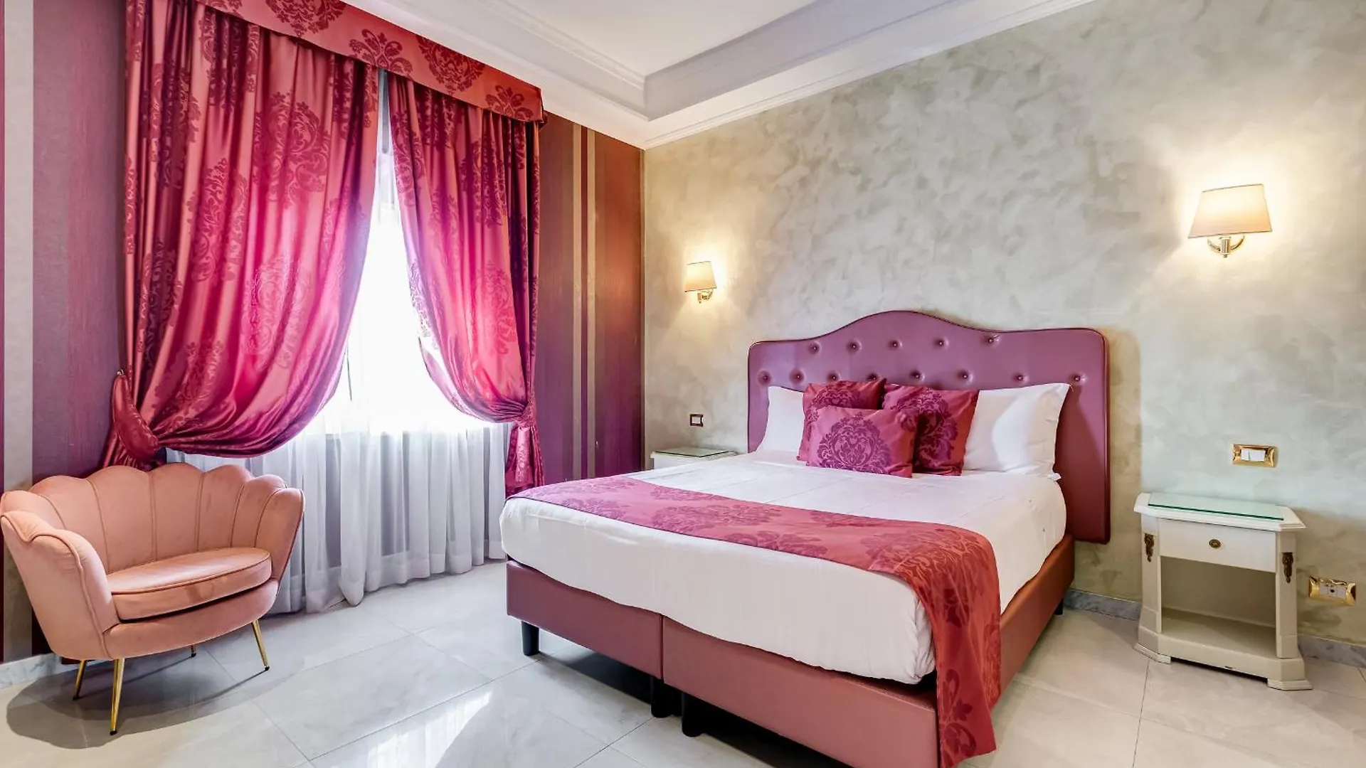 Navona Queen Rooftop Guest house